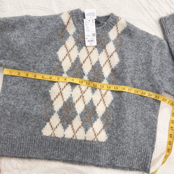 NWT 482645 UNIQLO sweater - Picture 3 of 5